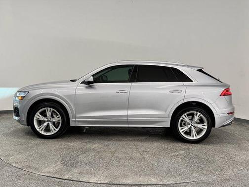 2022 Audi Q8 55 Premium