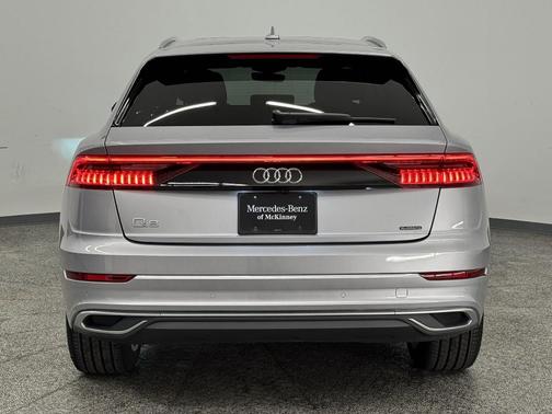 2022 Audi Q8 55 Premium