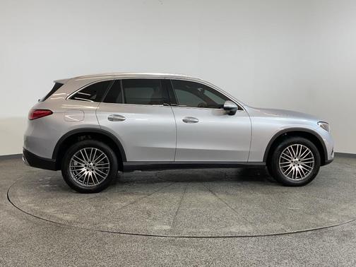 2025 Mercedes-Benz GLC 300 4MATIC