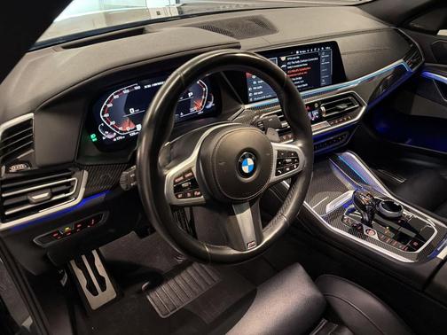 2022 BMW X6 M50i