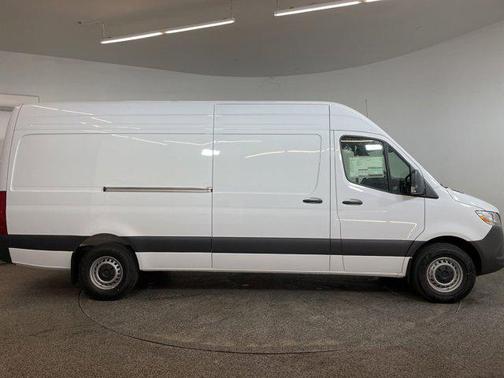 2025 Mercedes-Benz Sprinter 2500 High Roof