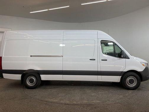 2025 Mercedes-Benz Sprinter 2500 High Roof