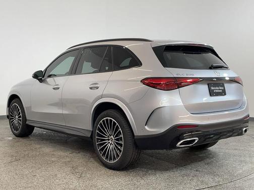 2025 Mercedes-Benz GLC 300 Base