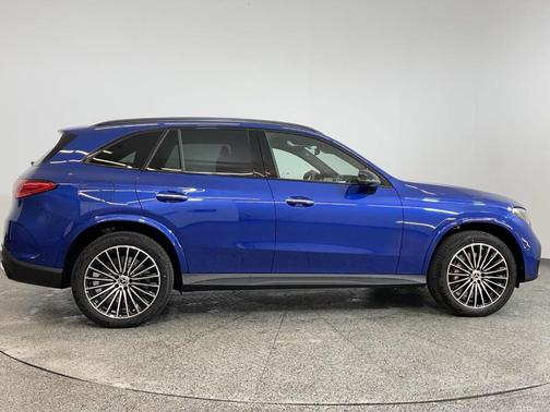 2025 Mercedes-Benz GLC 350e Base