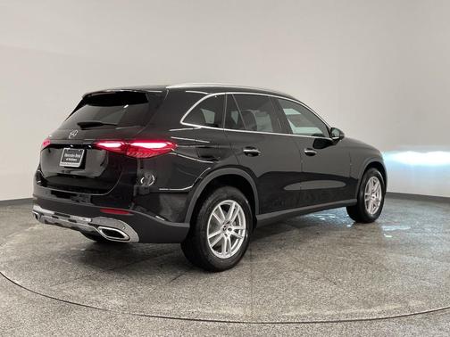 2026 Mercedes-Benz GLC 300 Base