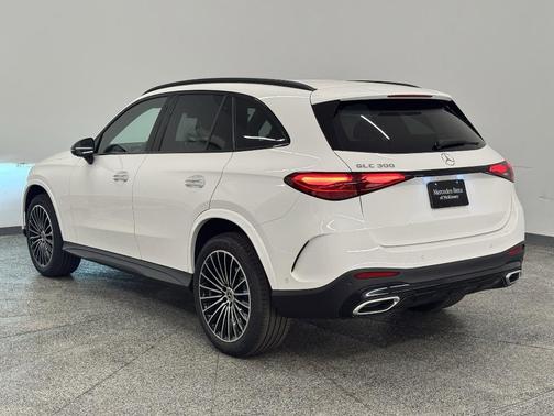 2025 Mercedes-Benz GLC 300 Base