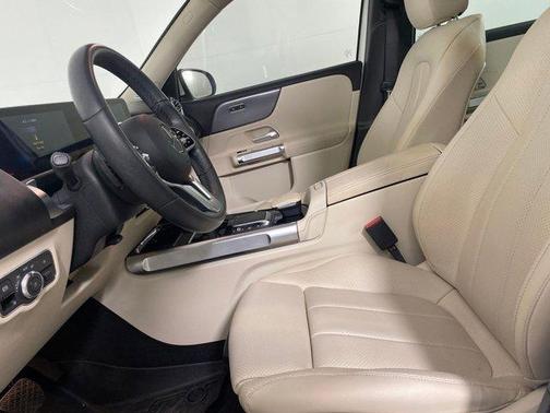 2022 Mercedes-Benz EQB 300 4MATIC