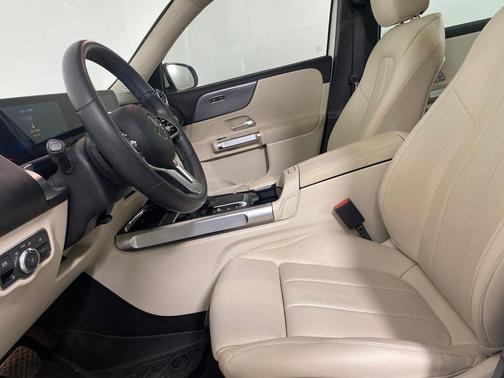 2022 Mercedes-Benz EQB 300 4MATIC