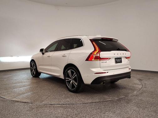 2018 Volvo XC60 T5 Momentum