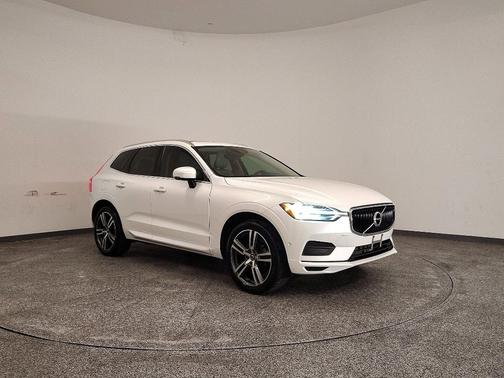 2018 Volvo XC60 T5 Momentum