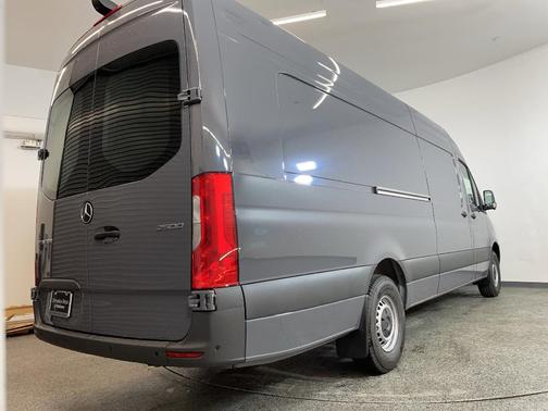 2025 Mercedes-Benz Sprinter 2500 High Roof