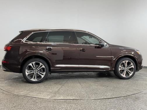 2022 Audi Q7 55 Premium Plus