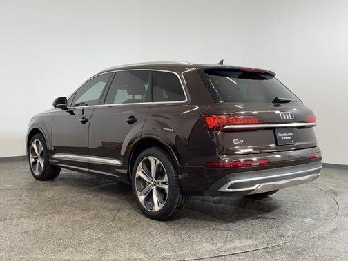2022 Audi Q7 55 Premium Plus