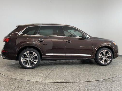 2022 Audi Q7 55 Premium Plus