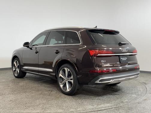 2022 Audi Q7 55 Premium Plus