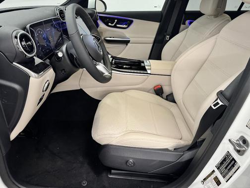 2025 Mercedes-Benz GLC 350e Base