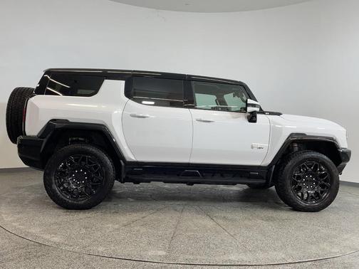 2024 GMC HUMMER EV SUV 2X