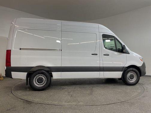 2025 Mercedes-Benz Sprinter 2500 Standard Roof