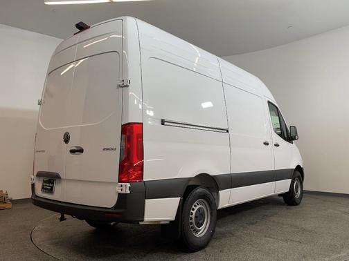 2025 Mercedes-Benz Sprinter 2500 Standard Roof