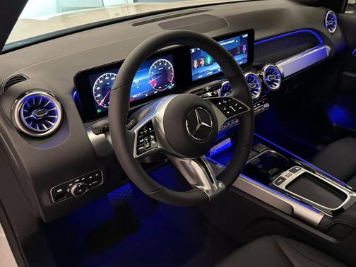 Polar White 2026 Mercedes-Benz GLB 250 Base