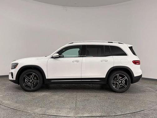 Polar White 2026 Mercedes-Benz GLB 250 Base