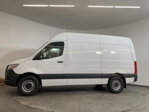2025 Mercedes-Benz Sprinter 2500 Standard Roof