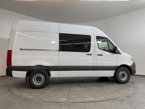 2025 Mercedes-Benz Sprinter 2500 Standard Roof