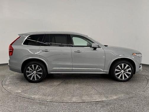2024 Volvo XC90 B6 Plus Bright Theme 7-Seater