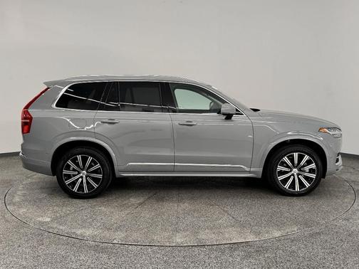 2024 Volvo XC90 B6 Plus Bright Theme 7-Seater