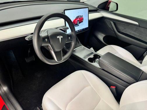 2022 Tesla Model Y Long Range Dual Motor All-Wheel Drive
