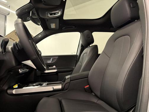 Cirrus Silver Metallic 2026 Mercedes-Benz GLB 250 Base
