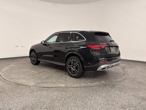 2026 Mercedes-Benz GLC 300 4MATIC