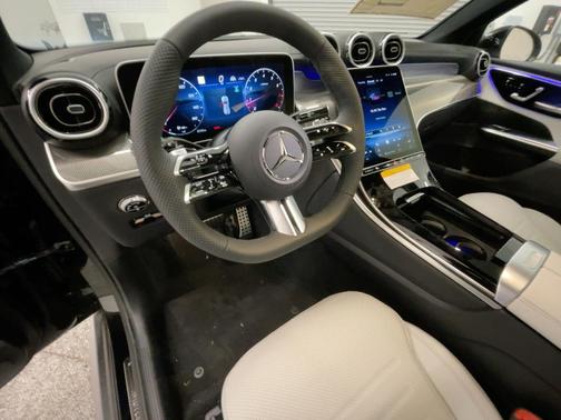 2026 Mercedes-Benz GLC 300 Base