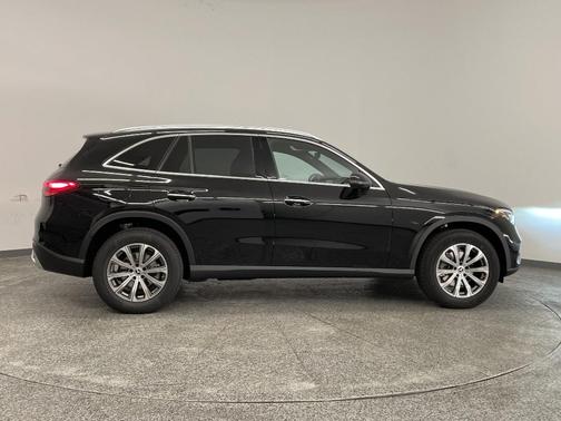 2026 Mercedes-Benz GLC 300 Base