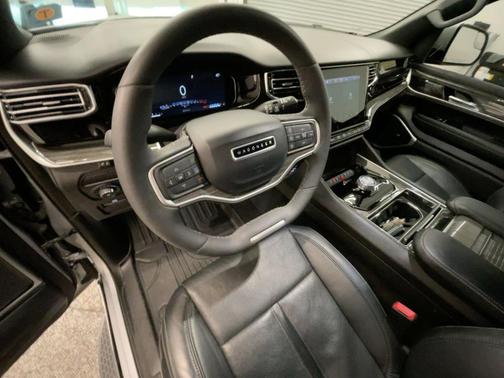 2022 Jeep Wagoneer Series II 4x2