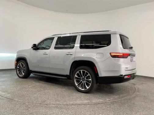 2022 Jeep Wagoneer Series II 4x2