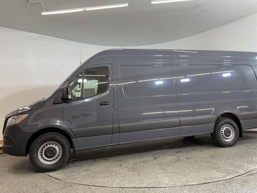 2025 Mercedes-Benz Sprinter 2500 High Roof