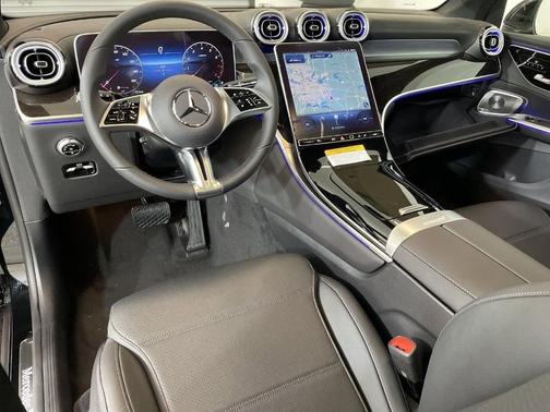 2025 Mercedes-Benz GLC 300 4MATIC
