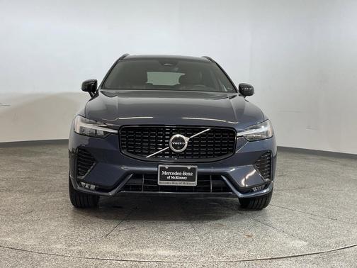 2023 Volvo XC60 B5 Plus Dark Theme