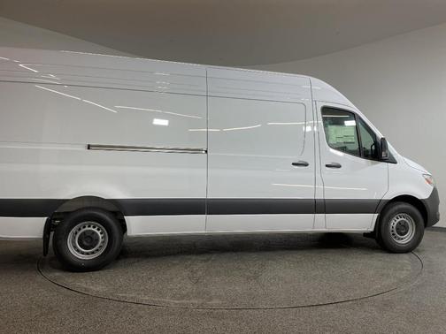 2025 Mercedes-Benz Sprinter 2500 High Roof