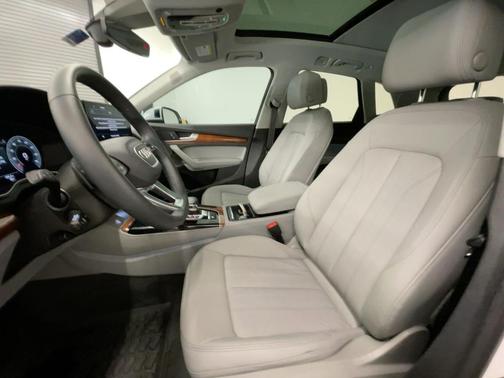 2022 Audi Q5 45 S line Premium Plus