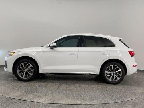2022 Audi Q5 45 S line Premium Plus
