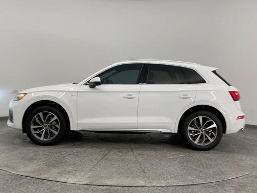 2022 Audi Q5 45 S line Premium Plus