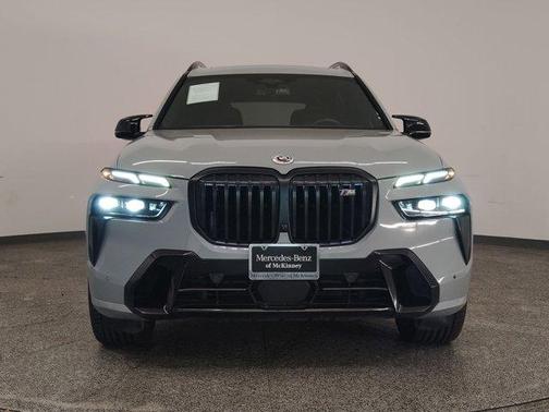 2023 BMW X7 M60i