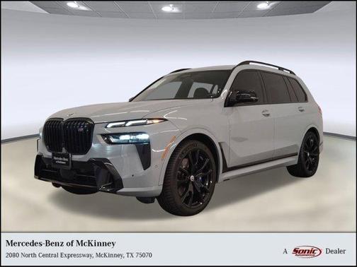 2023 BMW X7 M60i