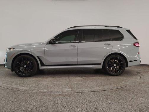 2023 BMW X7 M60i