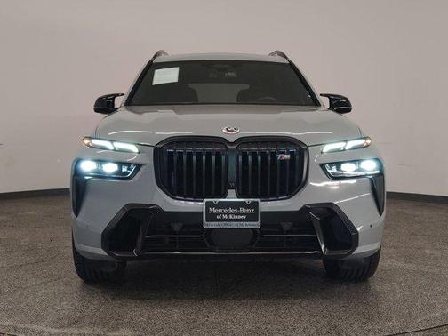2023 BMW X7 M60i