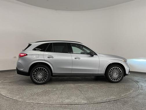 2026 Mercedes-Benz GLC 300 4MATIC
