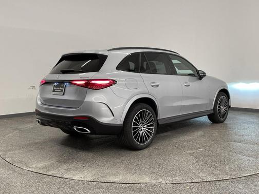 2026 Mercedes-Benz GLC 300 4MATIC