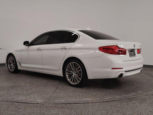 2018 BMW 530 530i